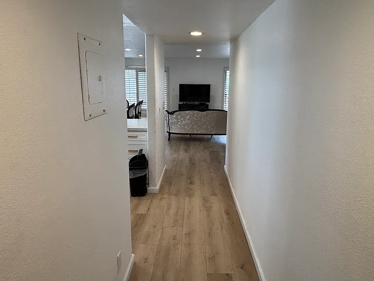 1216 S Saltair Ave #101 — Photo 7