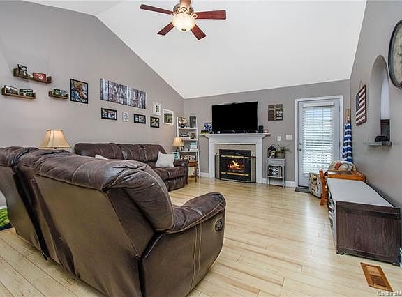 5th image of 111 Morningstar Ct