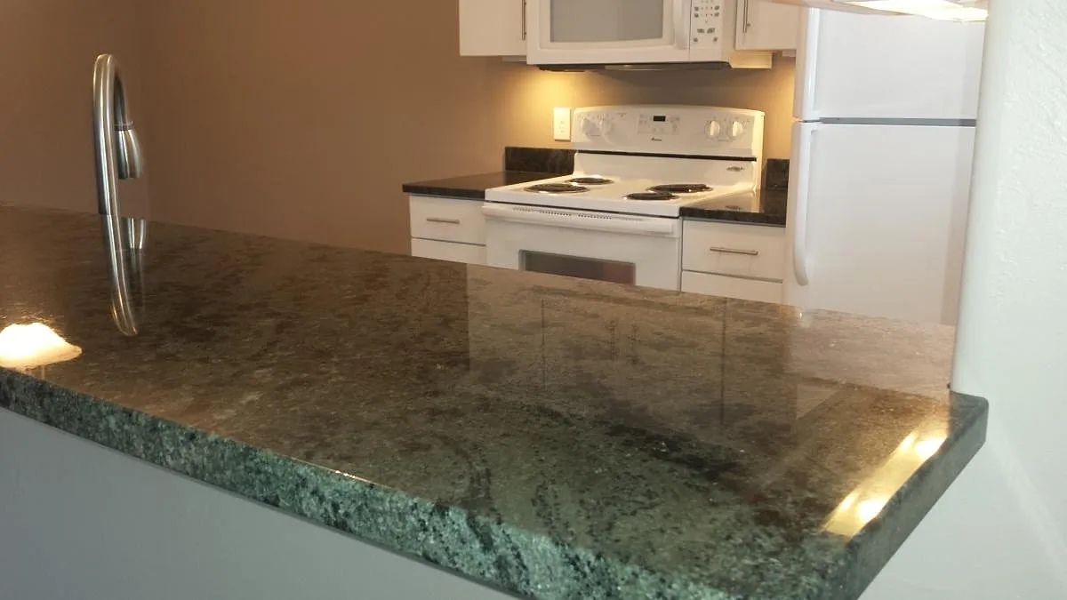 3 bed, 1130 sqft, $1,595 — Photo 2