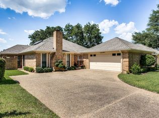 4852 Courtside Dr, Fort Worth, TX 76133