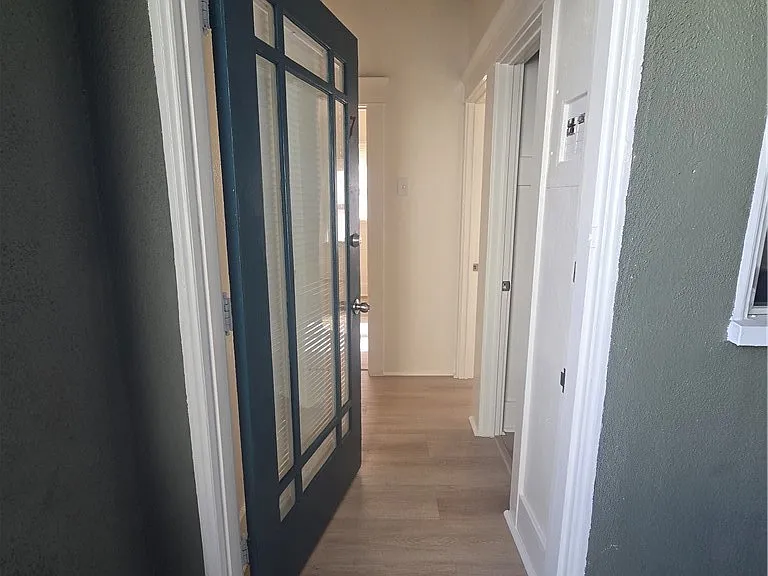 942 E 2nd St #7 — Photo 1