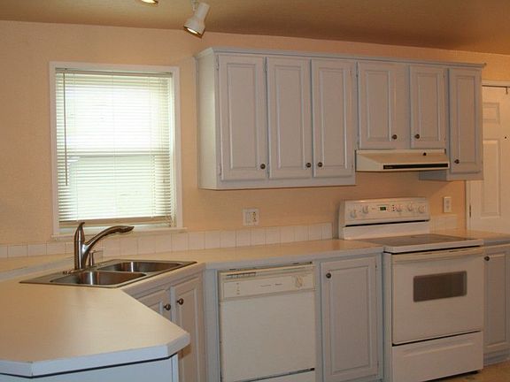 3rd image of 510 Grand Fir Dr