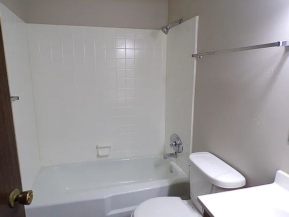 4th image of 805 W Pine Hill Ln #11389583