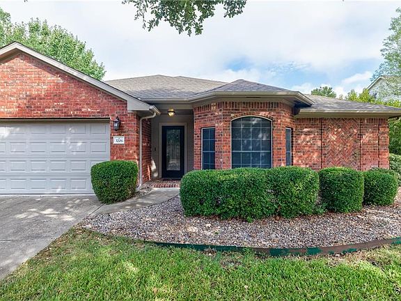 2nd image of 3206 Misty Oaks Way