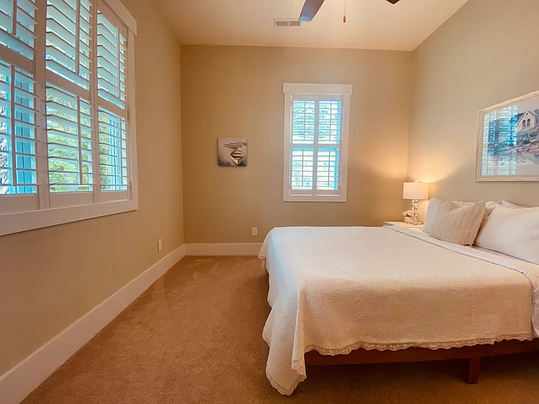 1912 Fernwood Way — Photo 11