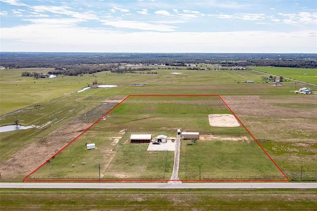 2290 Brooks Ln - Property Image