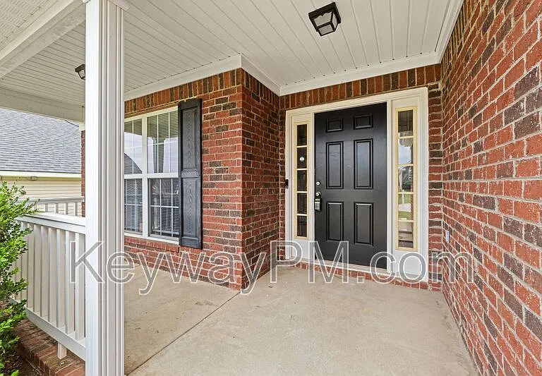 313 Elbrus Way — Photo 2