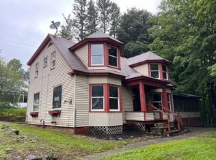 25 High St, Wilton, ME 04294