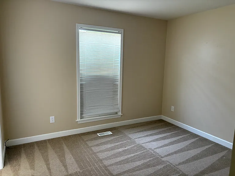 1108 McDonough Cir — Photo 7