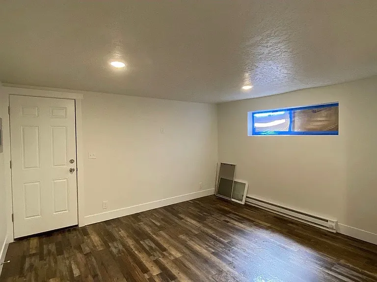 567 Jefferson St — Photo 3