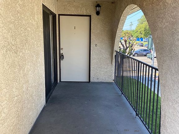5th image of 111 S Acacia Ave #I