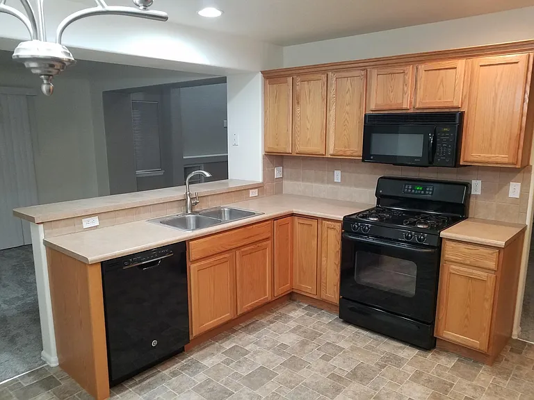 7607 Steward Ln — Photo 2