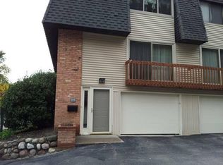 215 Penn Ln, Rochester, NY 14625