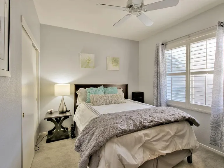 240 Bloomfield Ct — Photo 9