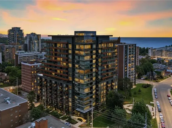 21 Park St E #717, Mississauga, ON L5G 0C2