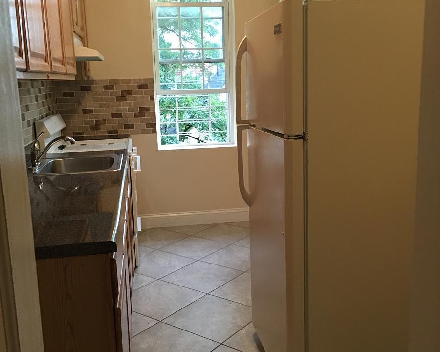 2nd image of 271 E 197th St