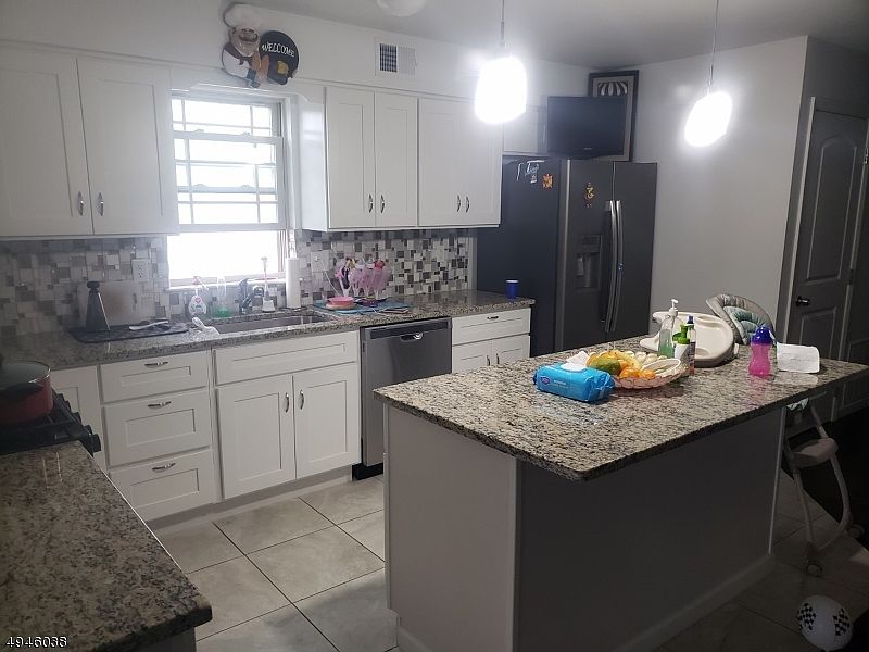 2nd image of 642 South St #3