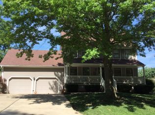 700 SE Claremont St, Lees Summit, MO 64063