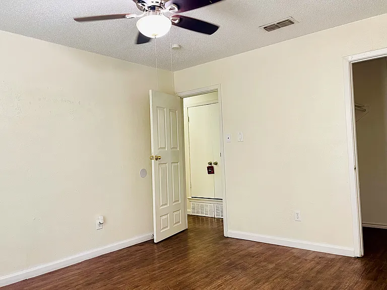 3400 Pleasant Valley Ln #3400 — Photo 29