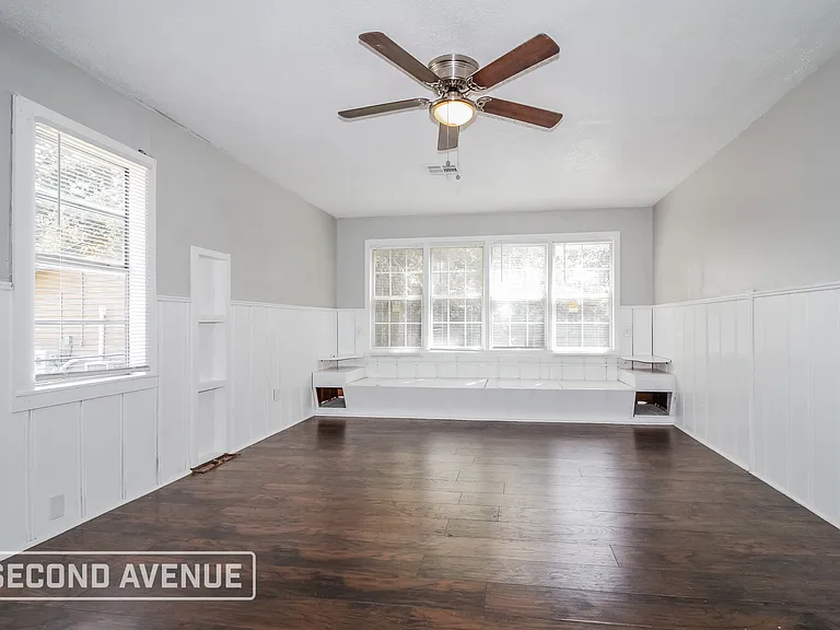 110 E Myrtle Dr — Photo 4