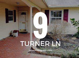 9 Turner Ln, Willingboro, NJ 08046
