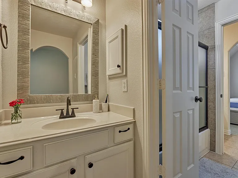 18 Wyckham Cir — Photo 32