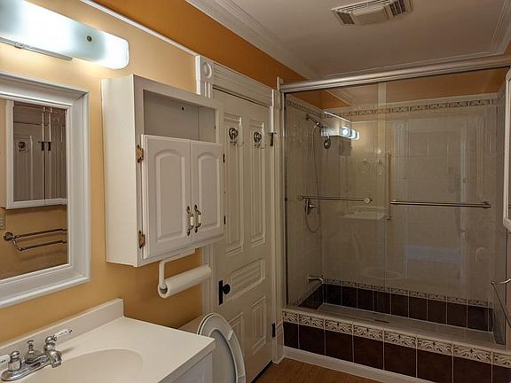 5th image of 1515 De La Vina St #1515