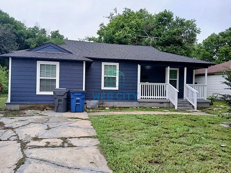 3021 Modree Ave — Photo 1