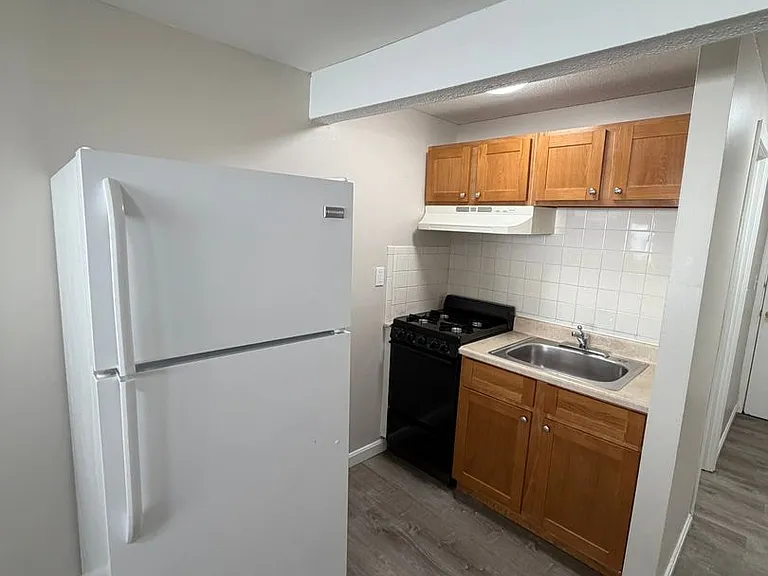 Willard Street Apartments offers the perfect location, with easy access to all major Highways 495... — Photo 5