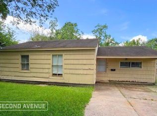 609 Azalea Dr, La Marque, TX 77568