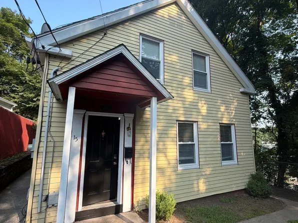 15 Ripley Pl, Norwich, CT 06360