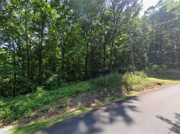 917 E Thunderbird Dr, Westminster, SC 29693