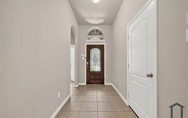4 bed, 2480 sqft, $2,800 — Photo 4