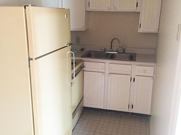 5th image of 332 Ludlow Ave #3405-301
