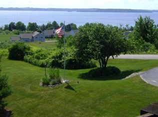 10797 E Hilltop Rd, Suttons Bay, MI 49682
