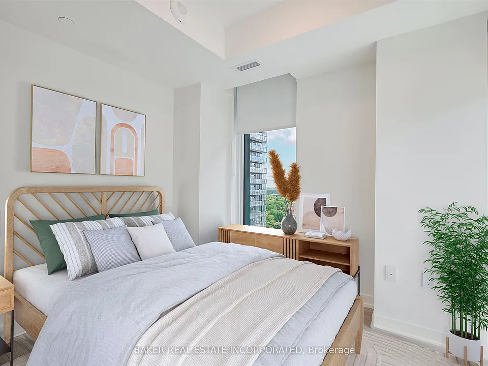 223 Redpath Ave #3402