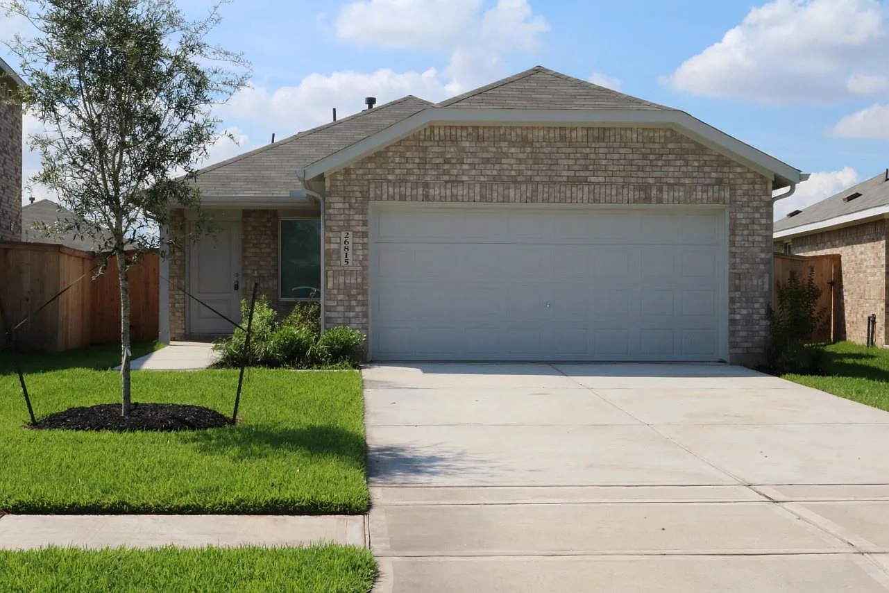 3 bed, 2.0 bath, 1470 sqft, $1,750 — Photo 1