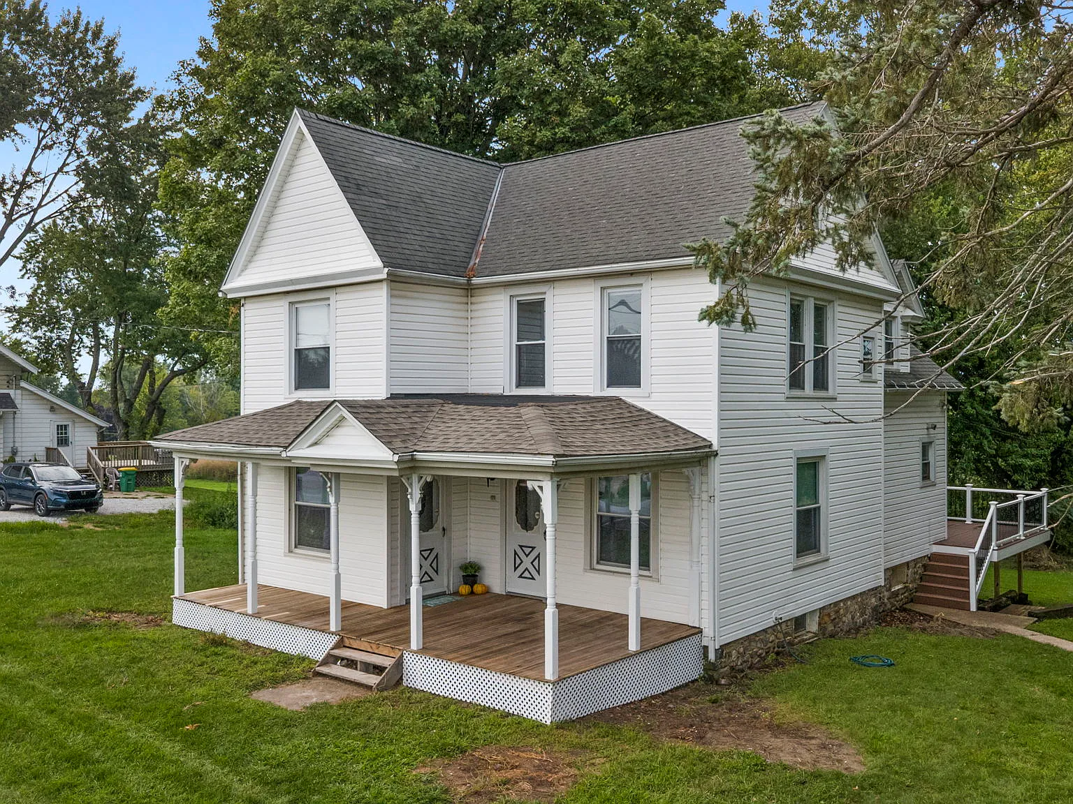 5 bed, 1908 sqft, $2,000 — Photo 1