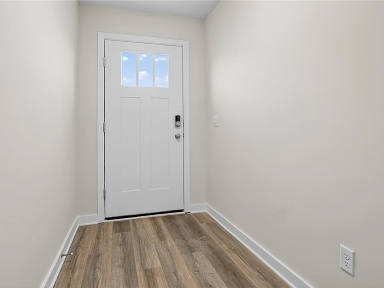 704 Olivia St — Photo 4
