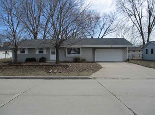 545 Superior Rd, Green Bay, WI 54311