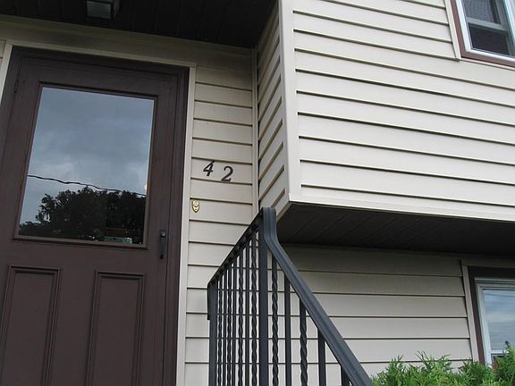 2nd image of 42 Lindale Ave