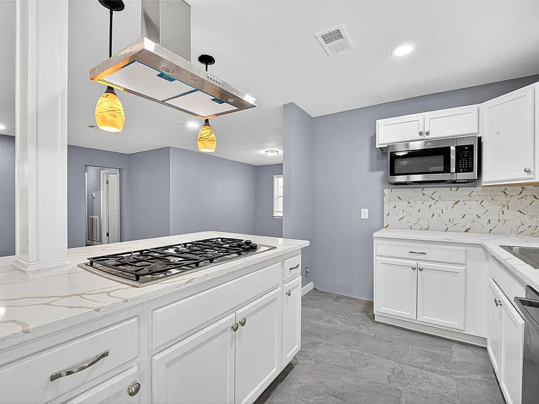 11226 Huggins Dr — Photo 13