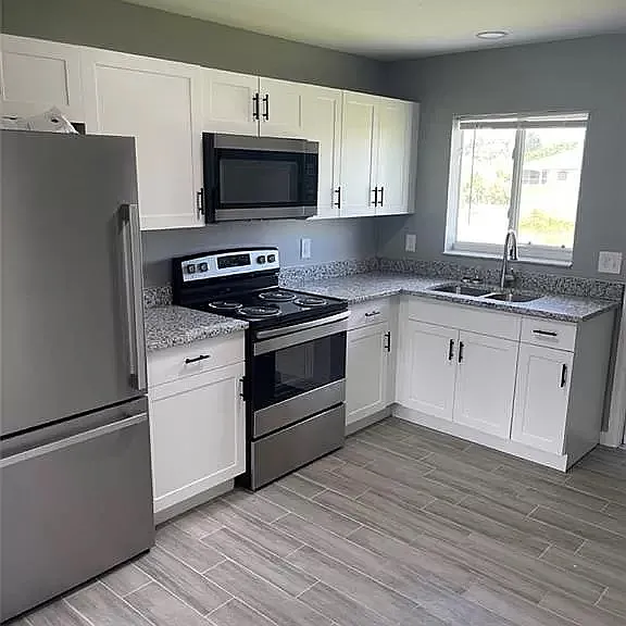 102 Gilbert Ave S — Photo 2