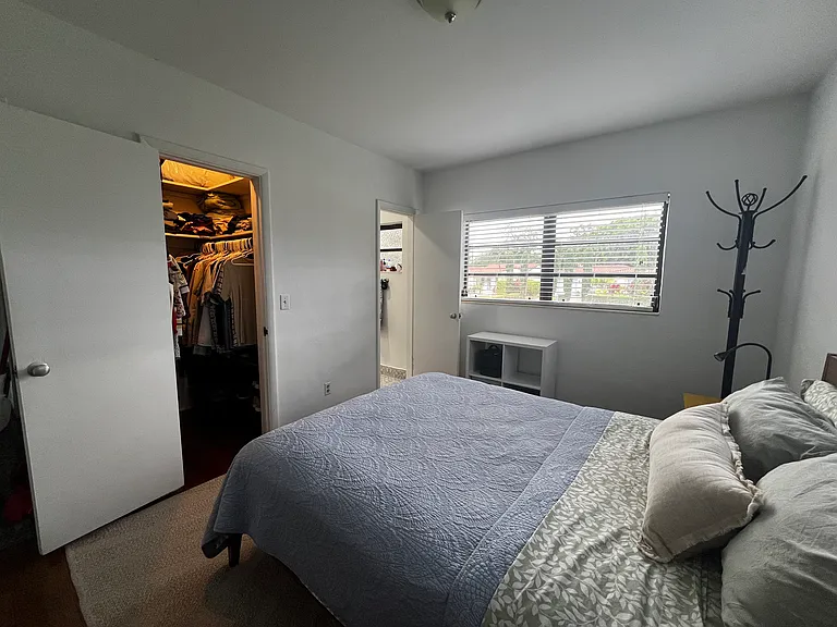 5758 SW 27th St — Photo 23