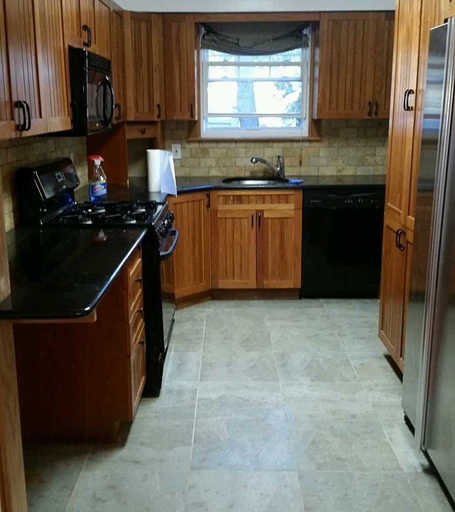 2nd image of 1180 E Laurelton Pkwy
