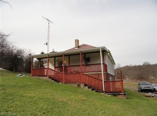 853 Middle Run Rd, Chester, WV 26034