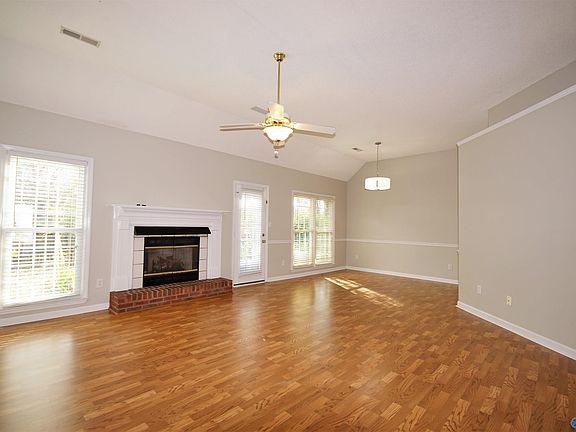 3rd image of 115 Markum Ln