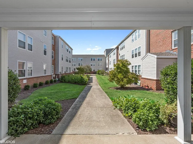 Lexington Commons — Photo 41