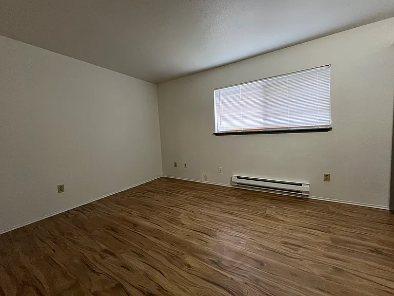 15719 Admiralty Way #B — Photo 11