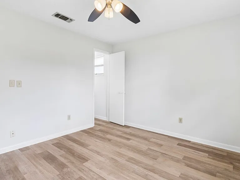8428 Red Holly Ln — Photo 10